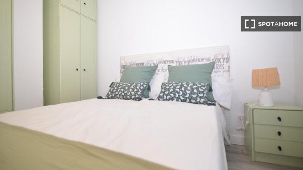 Room in shared apartment in Santander
