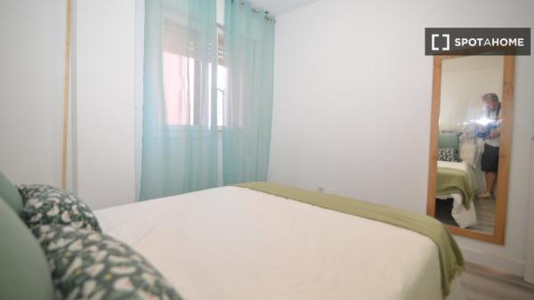 Room in shared apartment in Santander