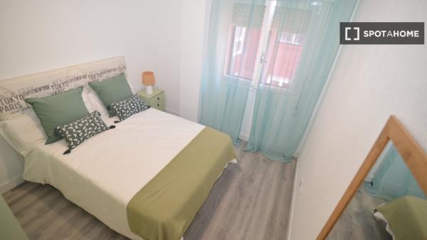 Room in shared apartment in Santander