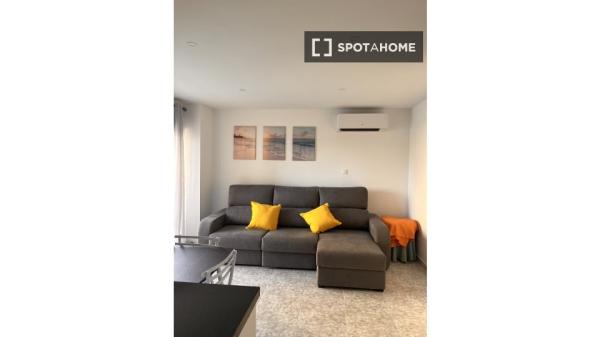 Apartamento de 2 dormitorios en alquiler en Almuñécar