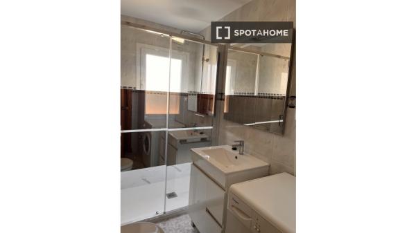 Apartamento de 2 dormitorios en alquiler en Almuñécar