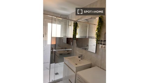 Apartamento de 2 dormitorios en alquiler en Almuñécar