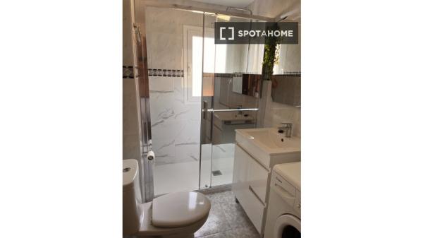 Apartamento de 2 dormitorios en alquiler en Almuñécar