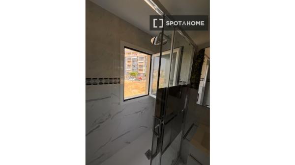 Apartamento de 2 dormitorios en alquiler en Almuñécar