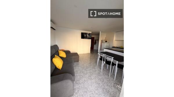 Apartamento de 2 dormitorios en alquiler en Almuñécar