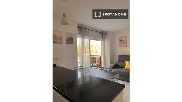 Apartamento de 2 dormitorios en alquiler en Almuñécar