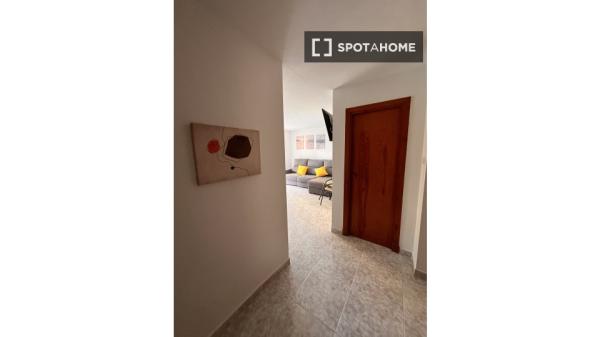 Apartamento de 2 dormitorios en alquiler en Almuñécar