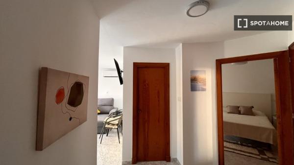 Apartamento de 2 dormitorios en alquiler en Almuñécar
