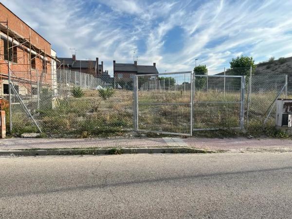 Terreno en calle Mónaco, 21