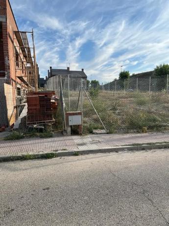 Terreno en calle Mónaco, 21