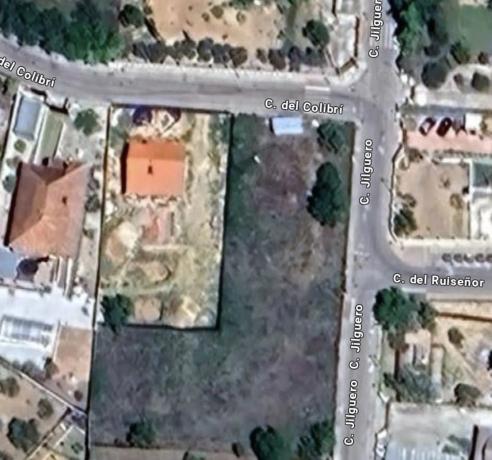Terreno en calle Jilguero, 13