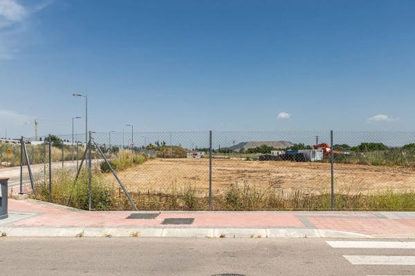 Terreno en calle del Valle de la Pinilla