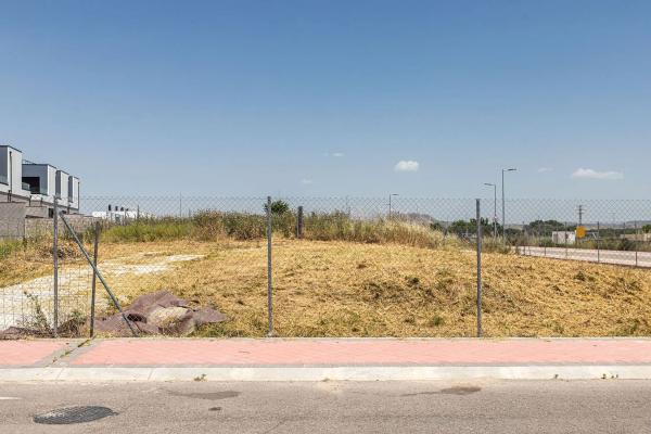 Terreno en calle del Valle de la Pinilla