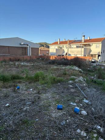 Terreno en plaza de la Constitución, 13  y 14