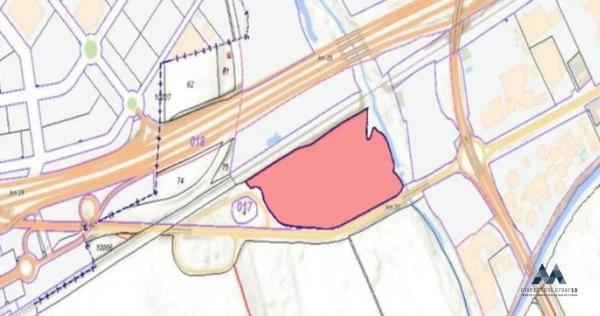 Terreno en avenida de Madrid