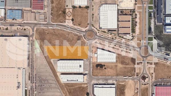 Terreno en Montserrat - Parque Empresarial