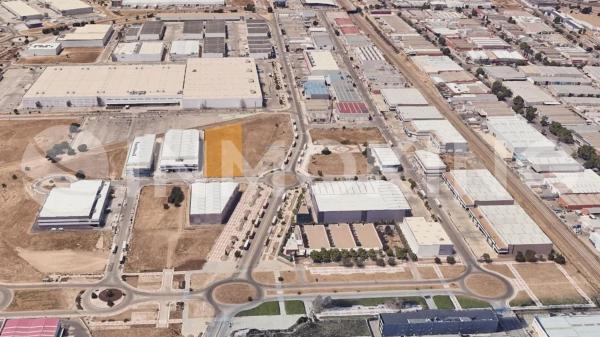 Terreno en Montserrat - Parque Empresarial