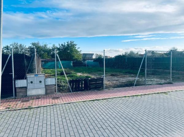 Terreno en calle Lavanda