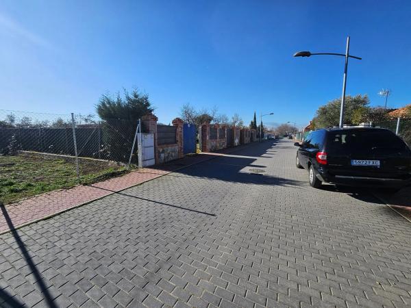 Terreno en calle Lavanda