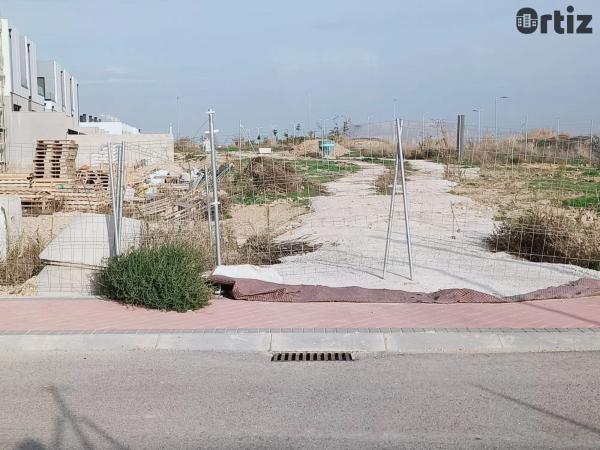 Terreno en calle del Valle de la Pinilla