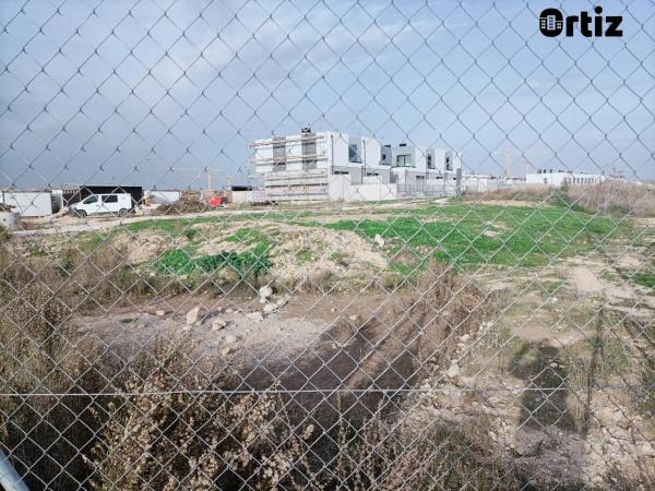 Terreno en calle del Valle de la Pinilla