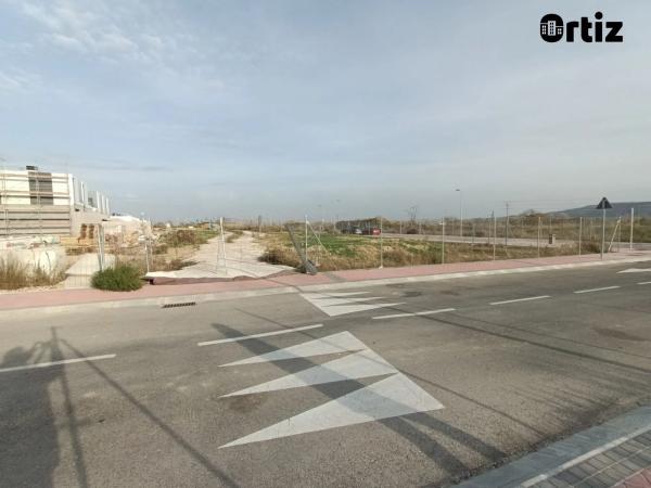 Terreno en calle del Valle de la Pinilla