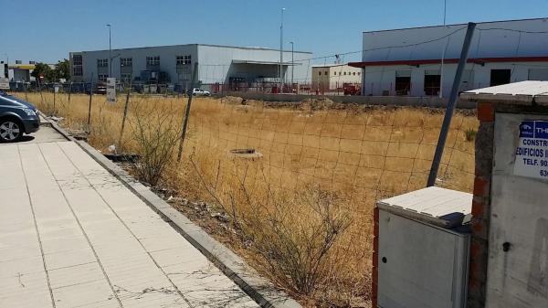 Terreno en poligono p. rep ua-2 pque.tec.sec.5, 22