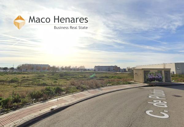 Terreno en calle de Plutón, 11