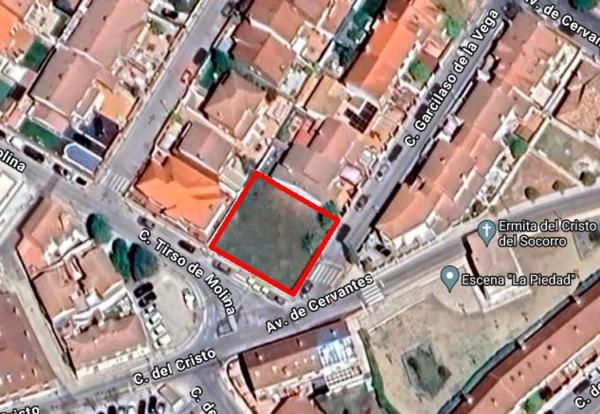 Terreno en calle Garcilaso de la Vega, 1