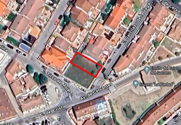 Terreno en calle Garcilaso de la Vega, 1