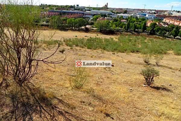 Terreno en calle Río Guadalix