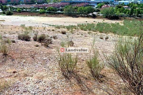 Terreno en calle Río Guadalix