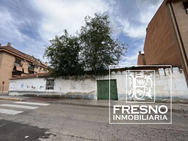 Terreno en calle Madrid