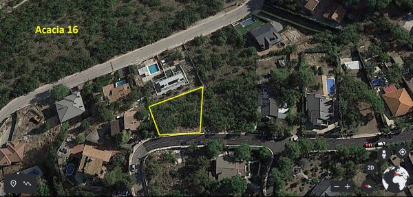 Terreno en calle Acacia, 16