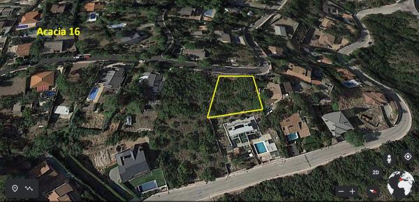 Terreno en calle Acacia, 16