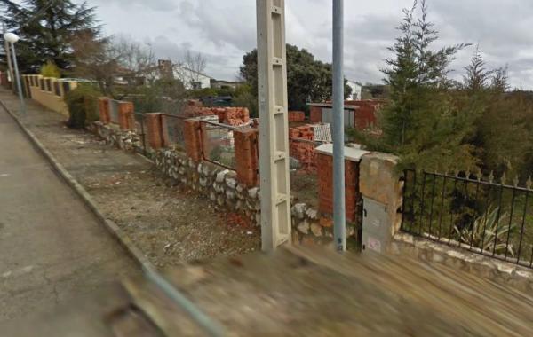 Terreno en calle del Cerezo, 13