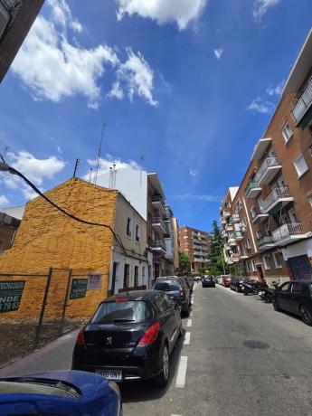 Terreno en calle de Ramón Serrano