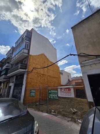 Terreno en calle de Ramón Serrano