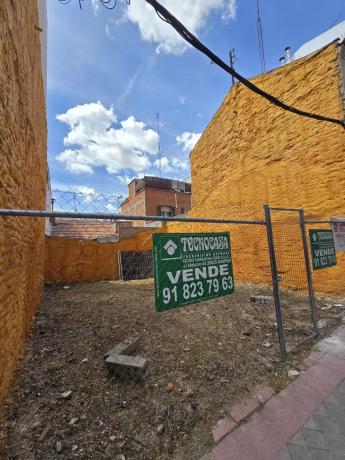 Terreno en calle de Ramón Serrano