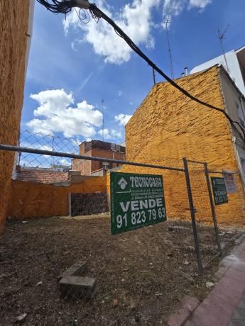 Terreno en calle de Ramón Serrano