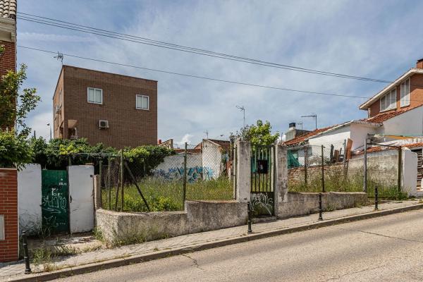 Terreno en calle de Pegaso