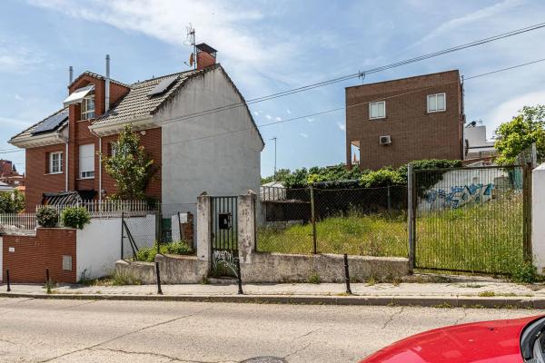Terreno en calle de Pegaso