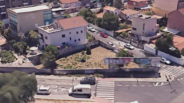 Terreno en calle de Milán