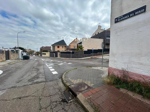 Terreno en Barrio Valdebebas - Valdefuentes