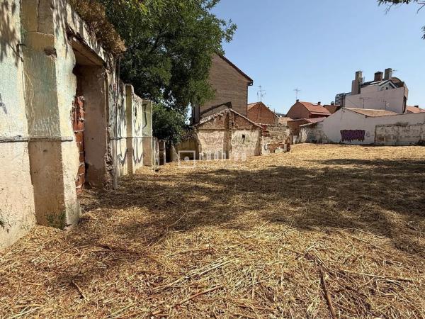 Terreno en calle de Emerenciana Zurilla