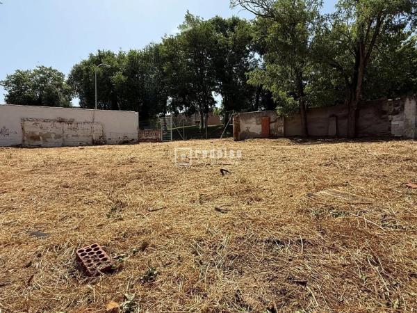 Terreno en calle de Emerenciana Zurilla
