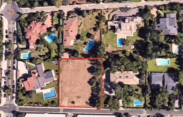 Terreno en calle Gobelas