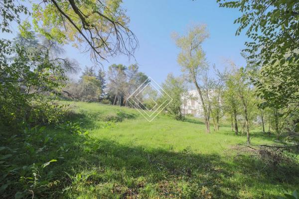 Terreno en avenida de Miraflores