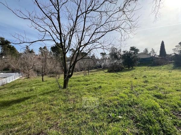 Terreno en avenida de Miraflores