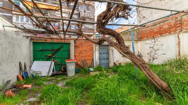 Terreno en calle de Peironcely